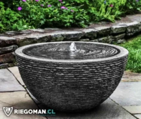 Fuente para patio de oficinas — fuente de agua para jardín instalada por RiegoMan en Providencia